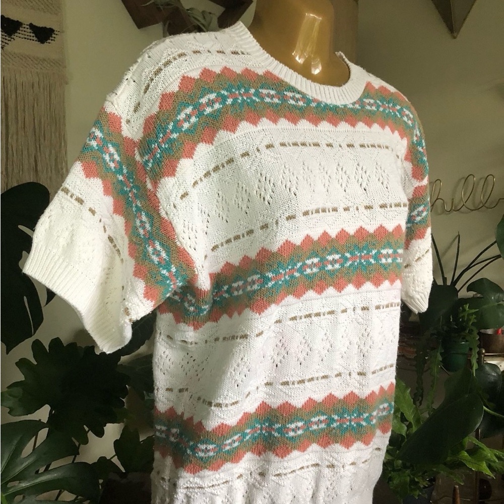 White Knit Short Sleeve Sweater with Coral and Teal Fair Isle Pattern